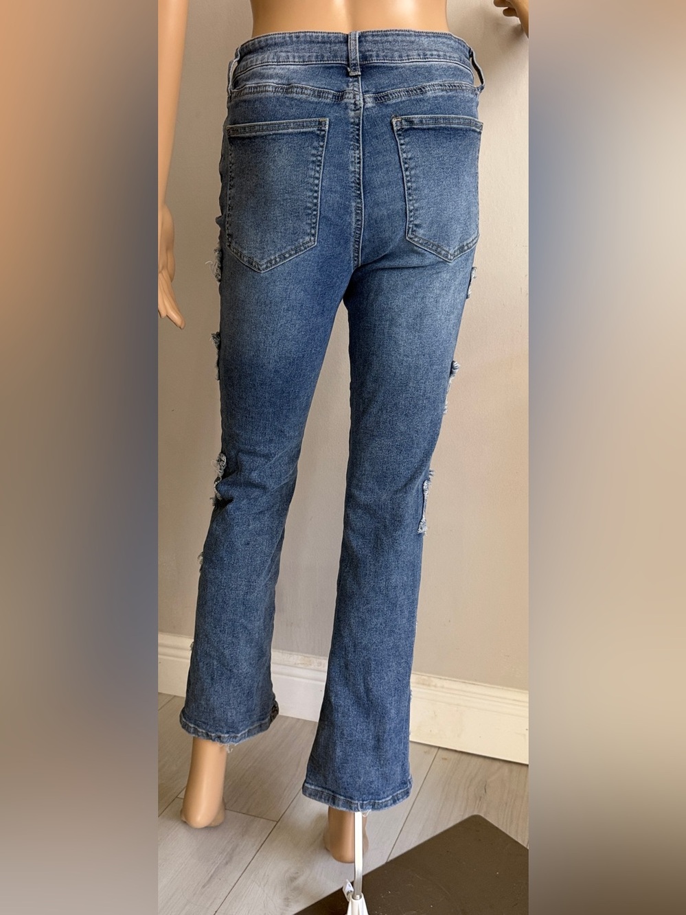Ashley Mason Premium Star Patch Straight Leg Jeans Size 26 | Distressed Denim - Picture 4 of 8